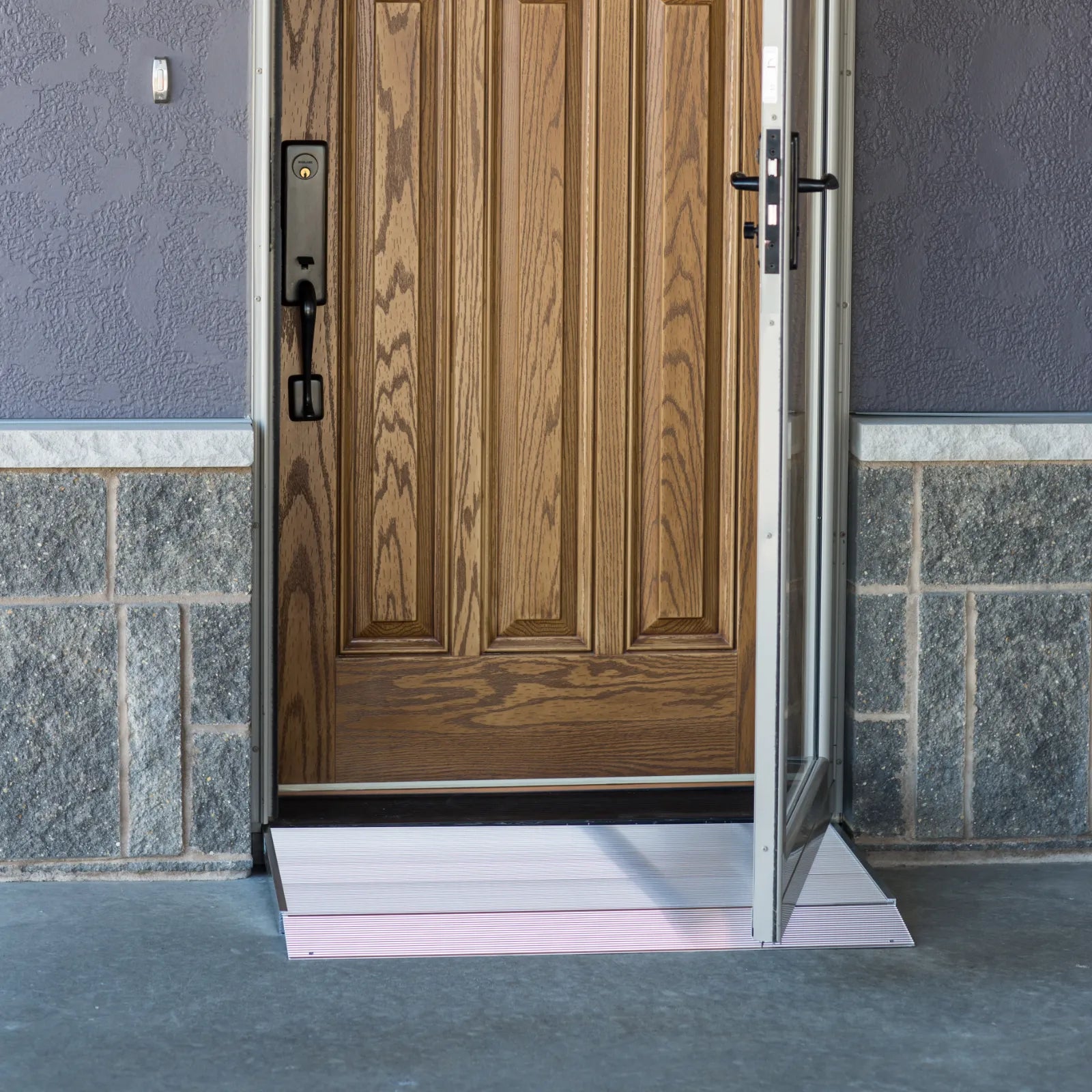 ALUMINUM TRANSITIONS ANGLED ENTRY RAMP
